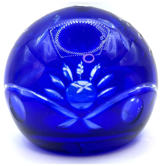 Vintage Cobalt Blue Etched Floral Art Glass Round Paper Weight Made in Romania - Picture 6 of 9